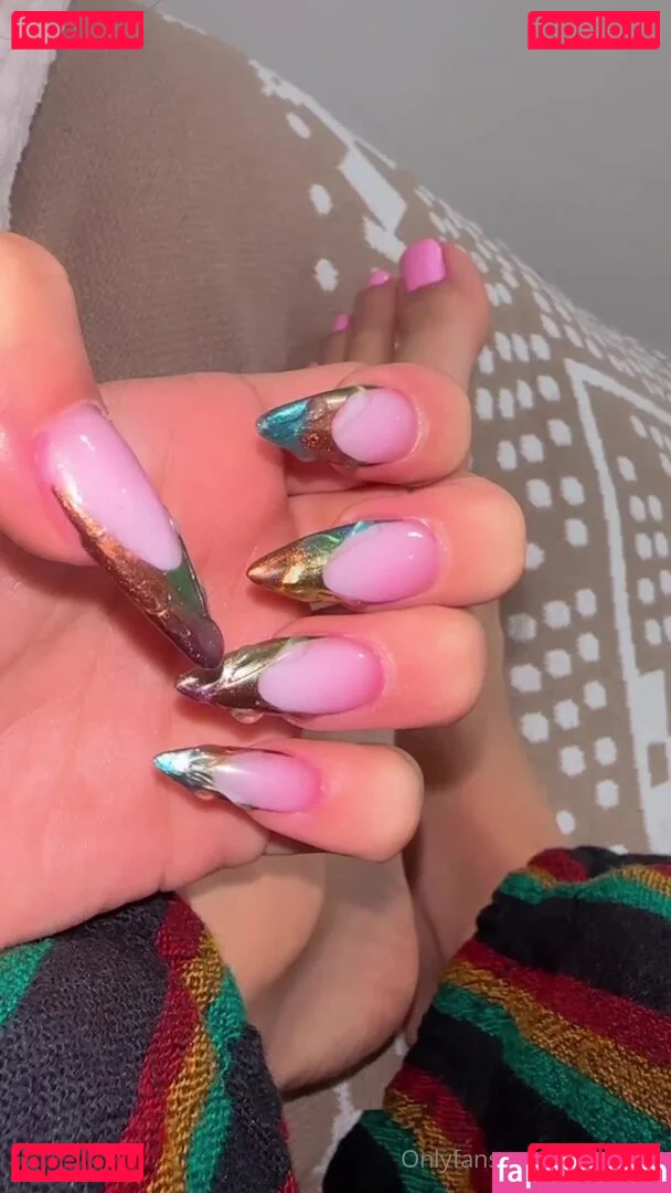 sisipesos Onlyfans Photo Gallery 