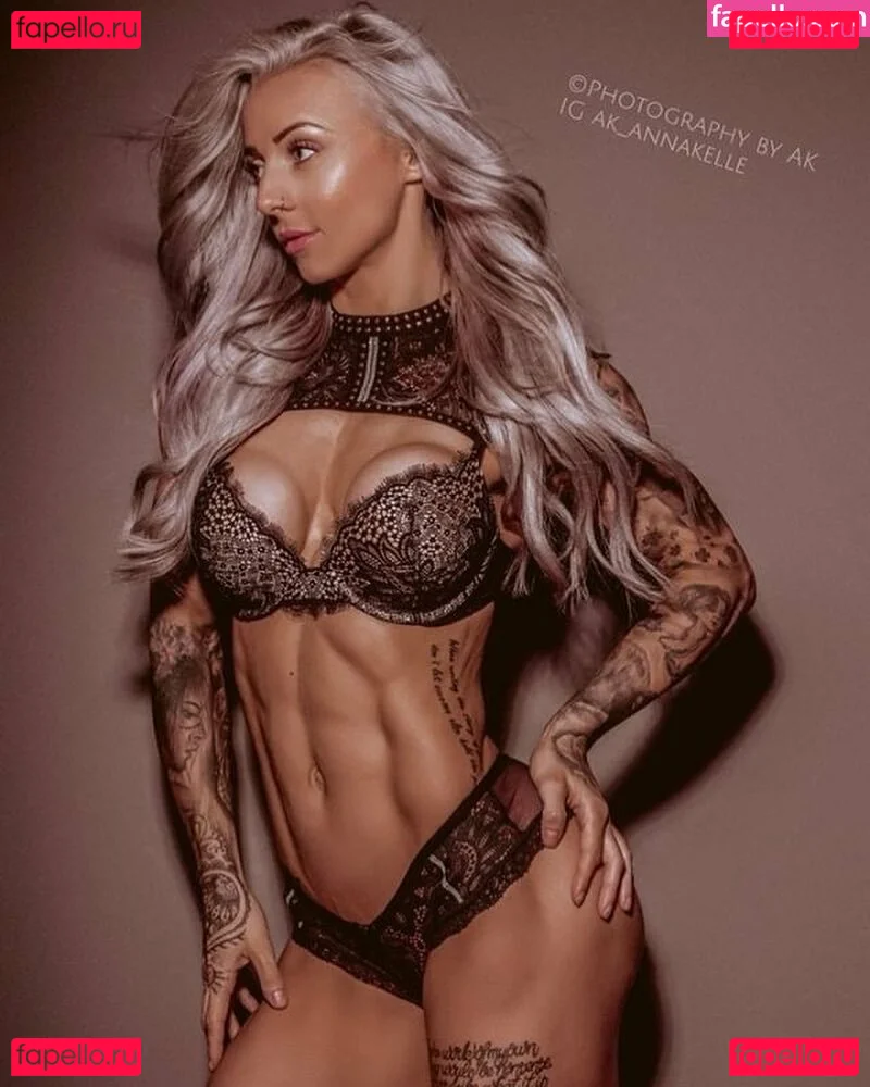 Lauren Kenealy Onlyfans Photo Gallery 