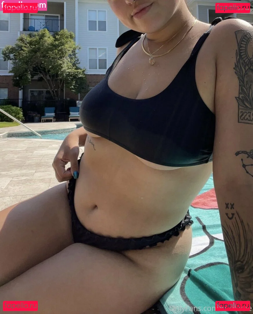 rrissarae Onlyfans Photo Gallery 