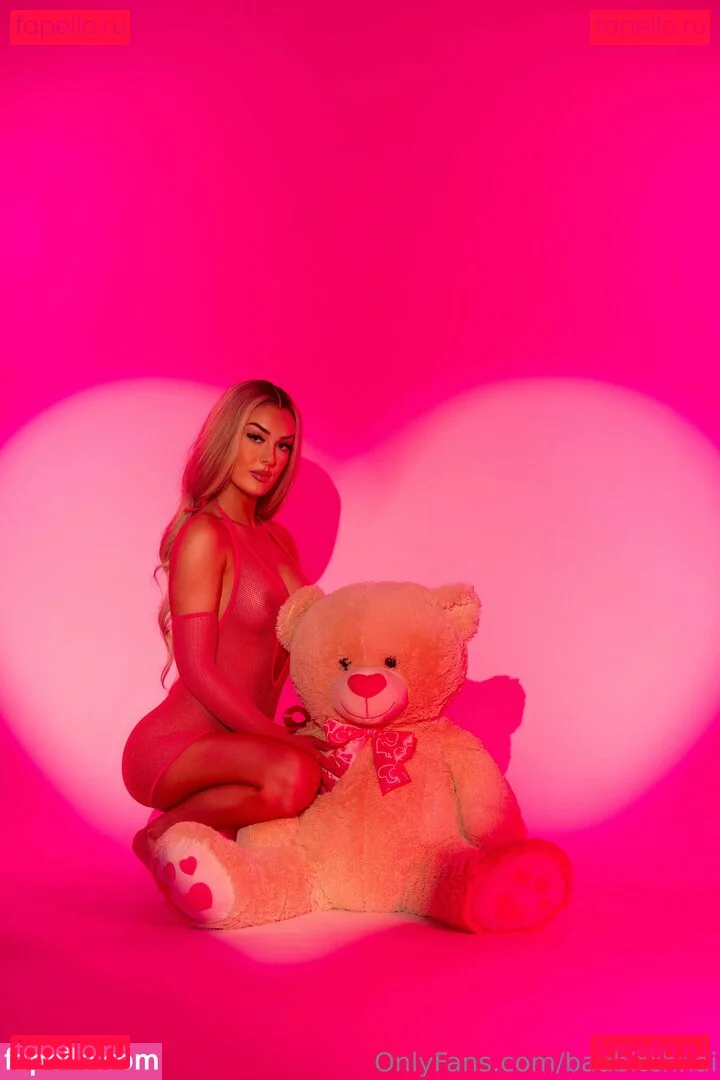 badbitchhai Onlyfans Photo Gallery 