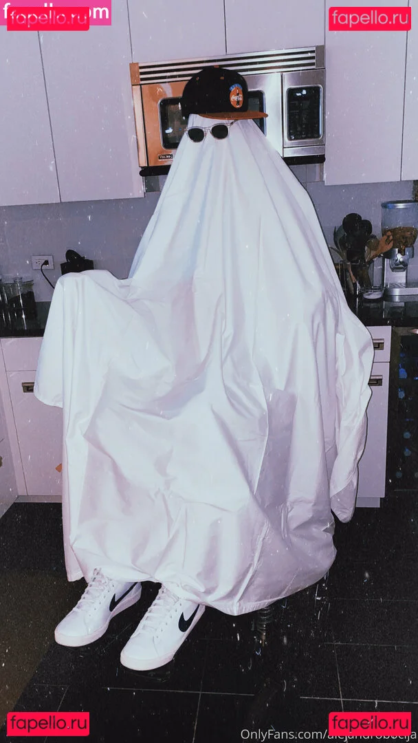 alejandrobocija Onlyfans Photo Gallery 