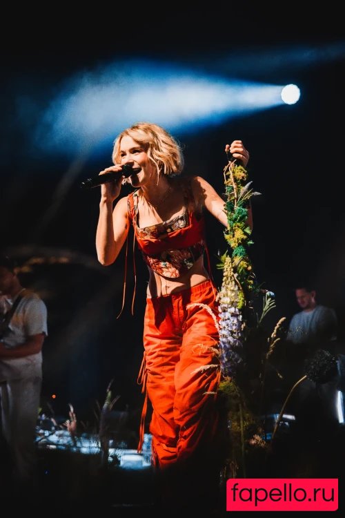 Pommelien Thijs Onlyfans Photo Gallery 