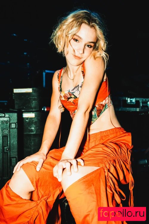 Pommelien Thijs Onlyfans Photo Gallery 