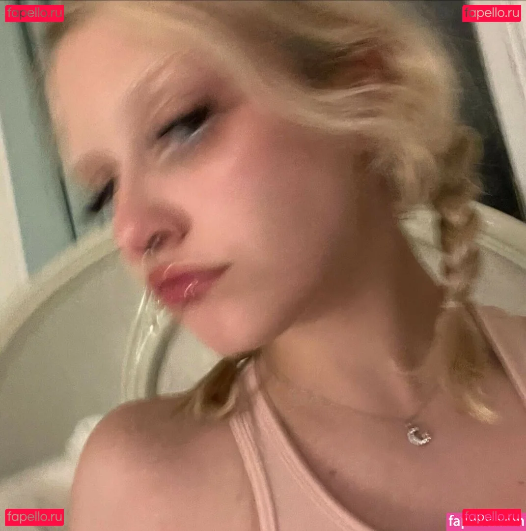 Chloe Moriondo Onlyfans Photo Gallery 