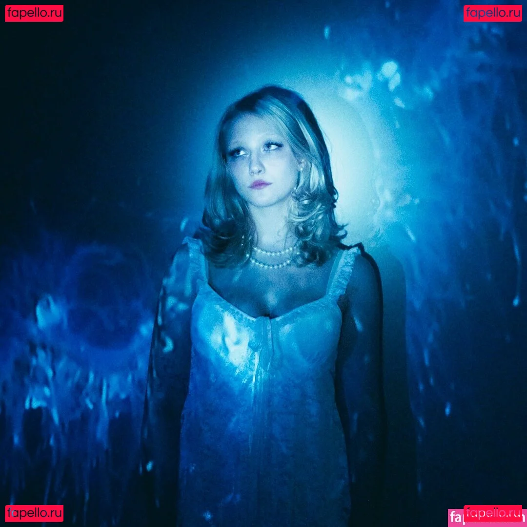 Chloe Moriondo Onlyfans Photo Gallery 