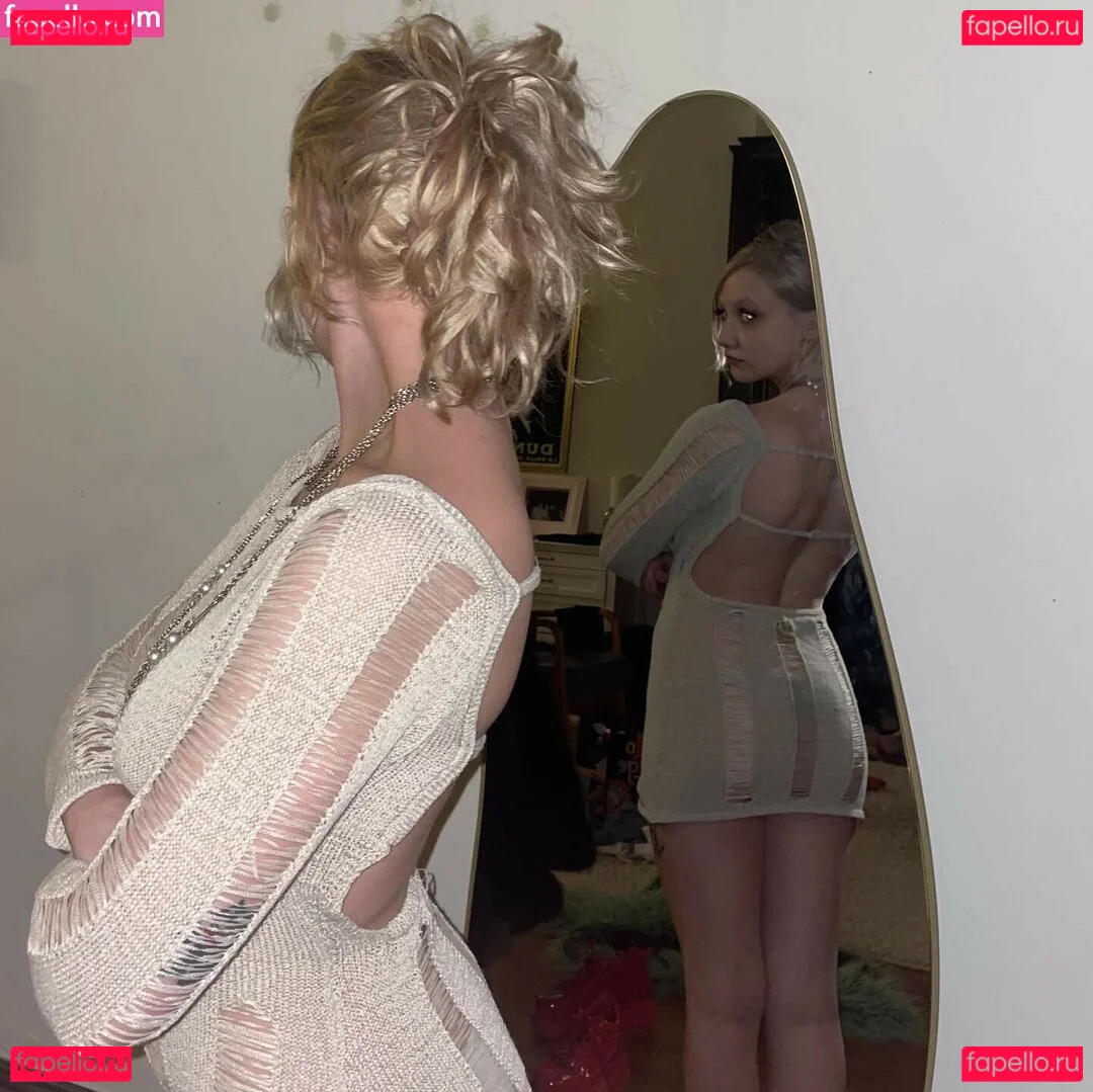 Chloe Moriondo Onlyfans Photo Gallery 