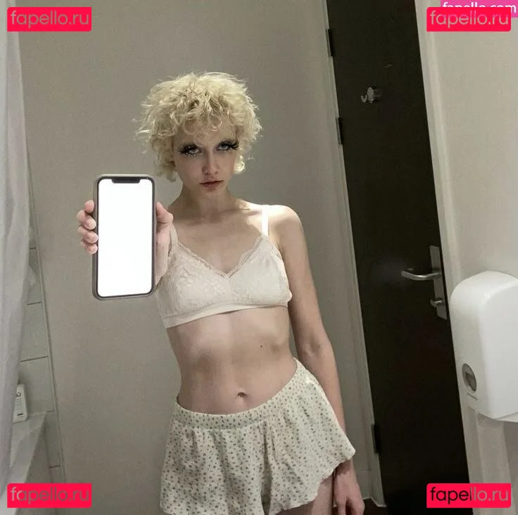 Chloe Moriondo Onlyfans Photo Gallery 