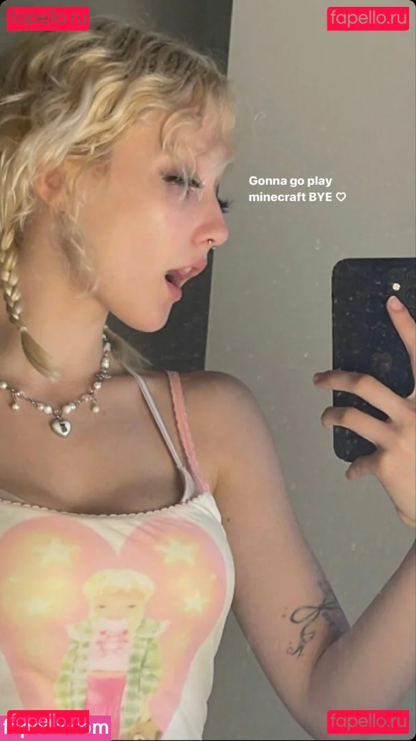 Chloe Moriondo Onlyfans Photo Gallery 