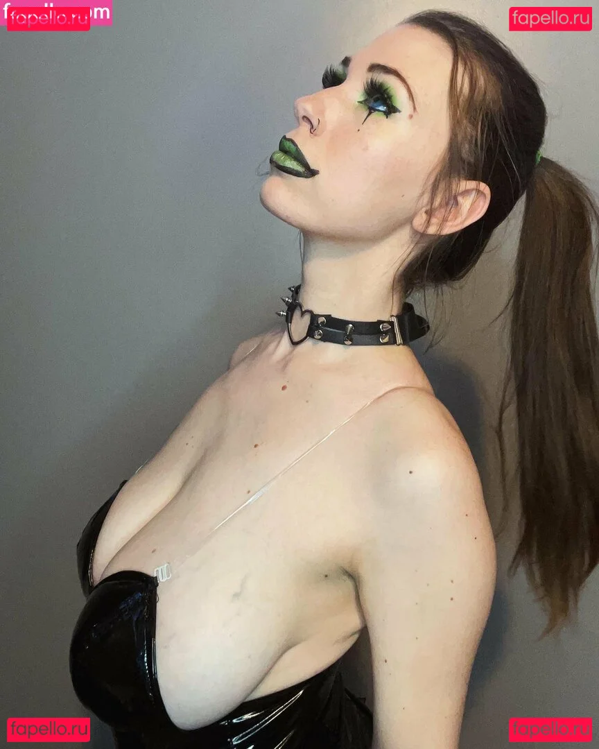 Kelly Louis Onlyfans Photo Gallery 