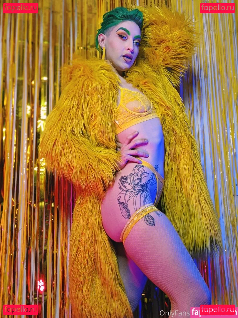 lolobrow Onlyfans Photo Gallery 