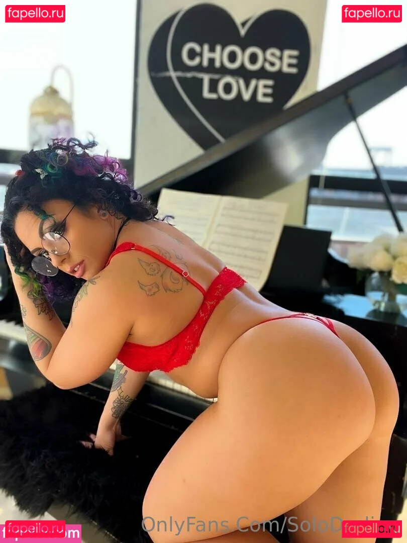 solodarling Onlyfans Photo Gallery 