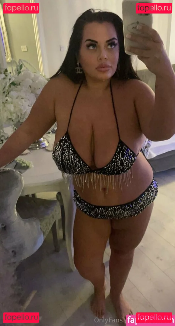 khloe38kk Onlyfans Photo Gallery 