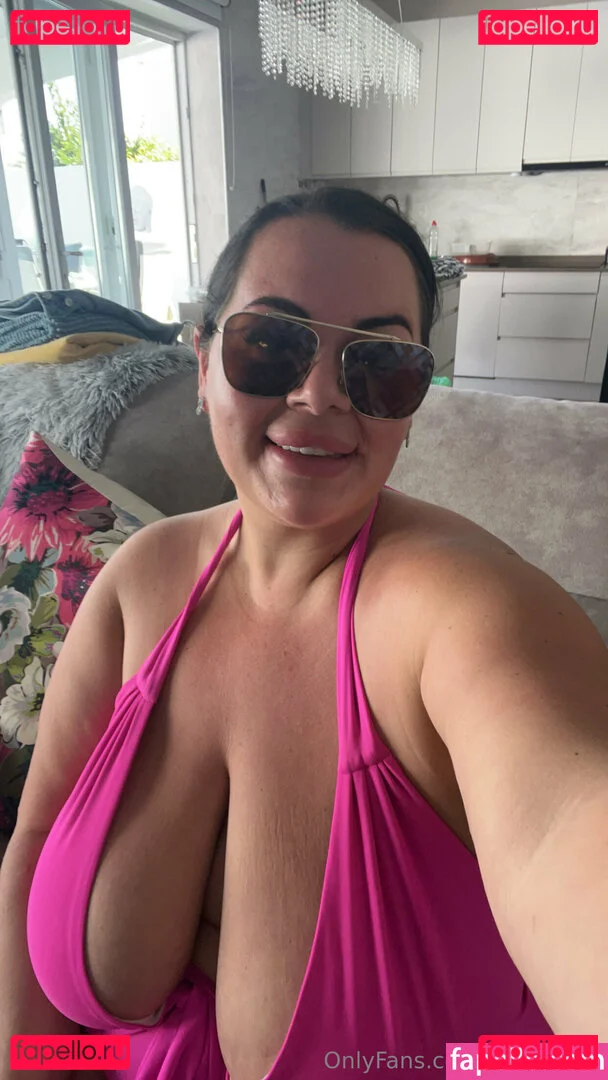 khloe38kk Onlyfans Photo Gallery 