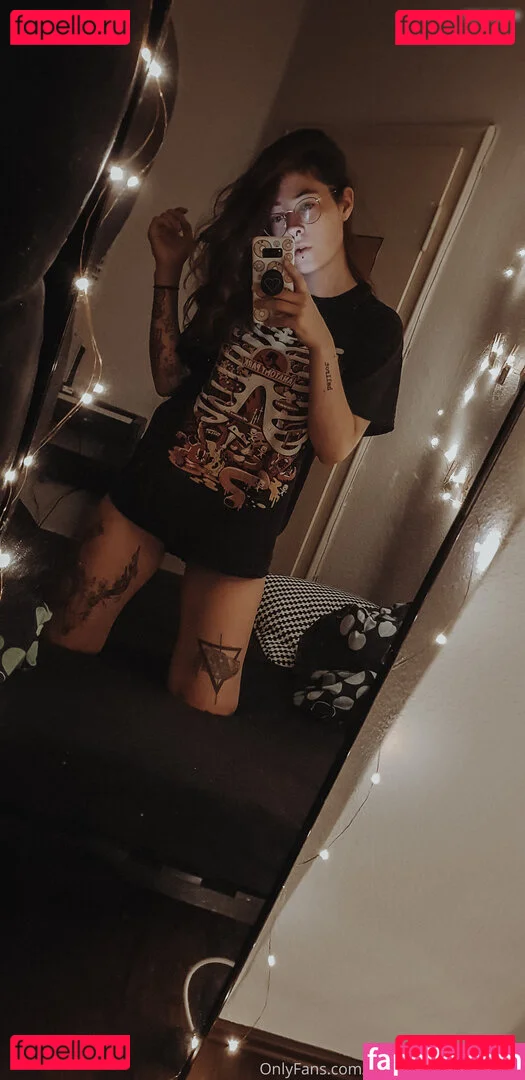 Lisa Bumble Onlyfans Photo Gallery 