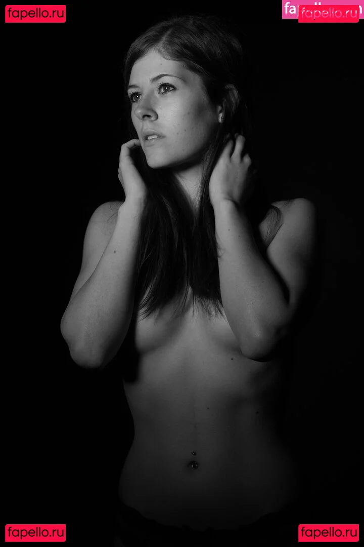 Lisa Bumble Onlyfans Photo Gallery 