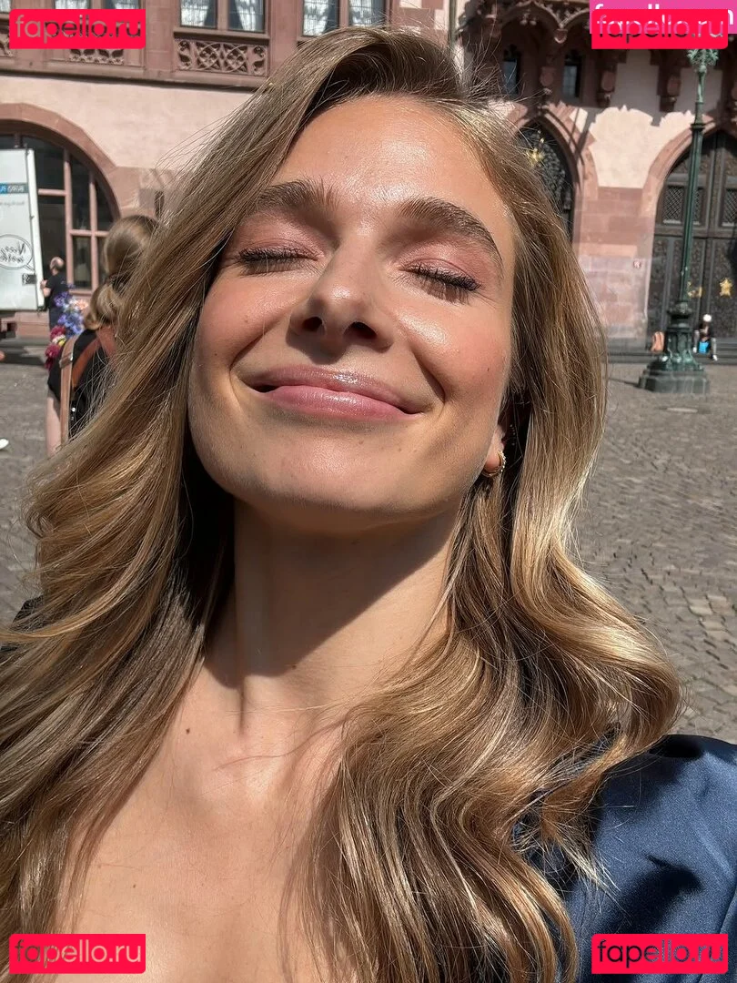 Lola Weippert Onlyfans Photo Gallery 