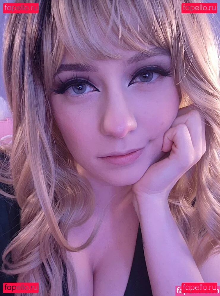 SquishShe Onlyfans Photo Gallery 