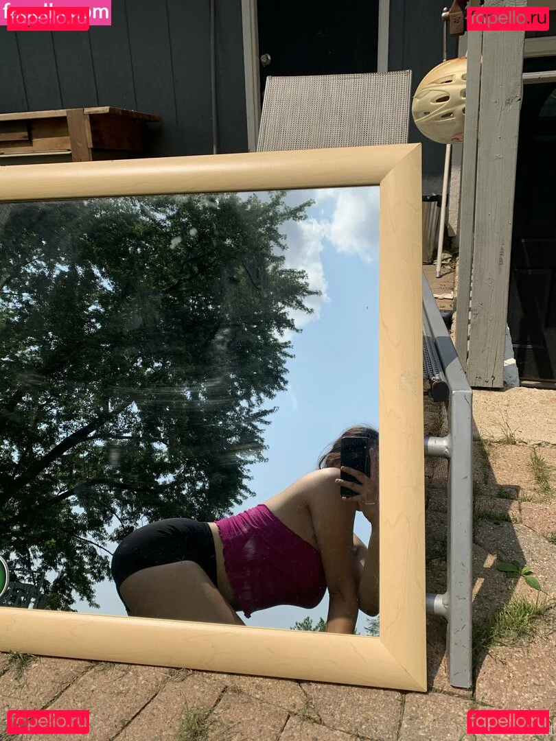 varbievi Onlyfans Photo Gallery 