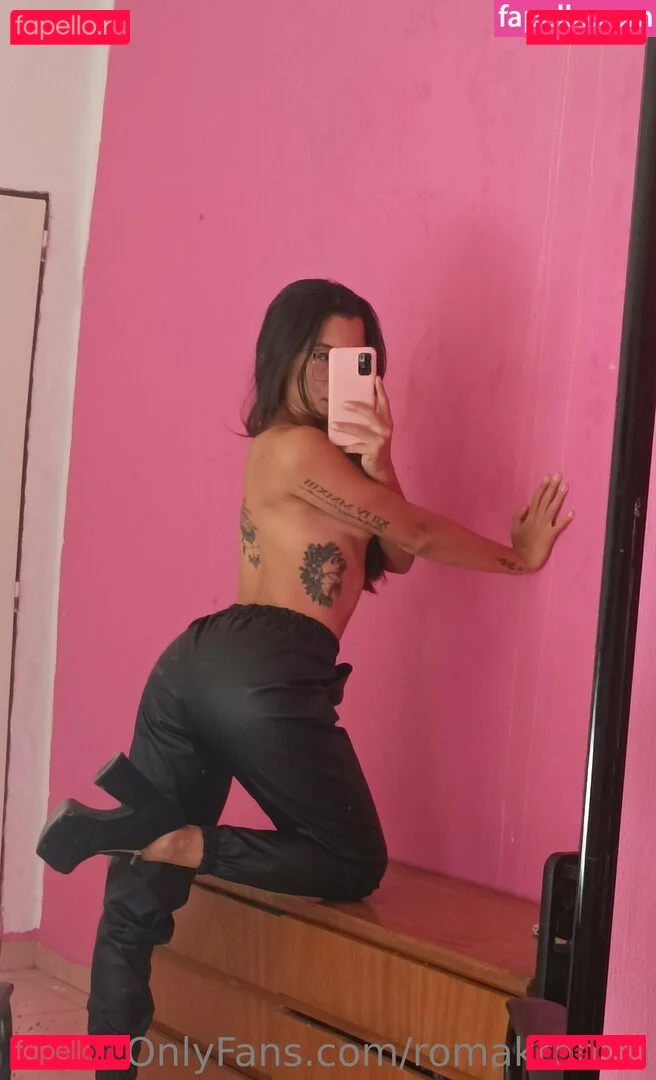 romakromm Onlyfans Photo Gallery 