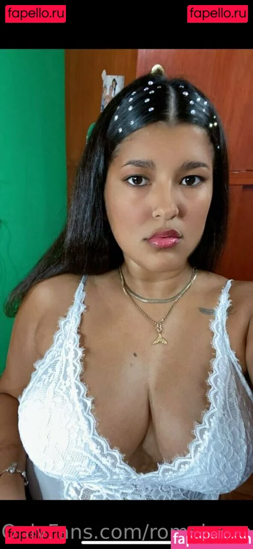 romakromm Onlyfans Photo Gallery 