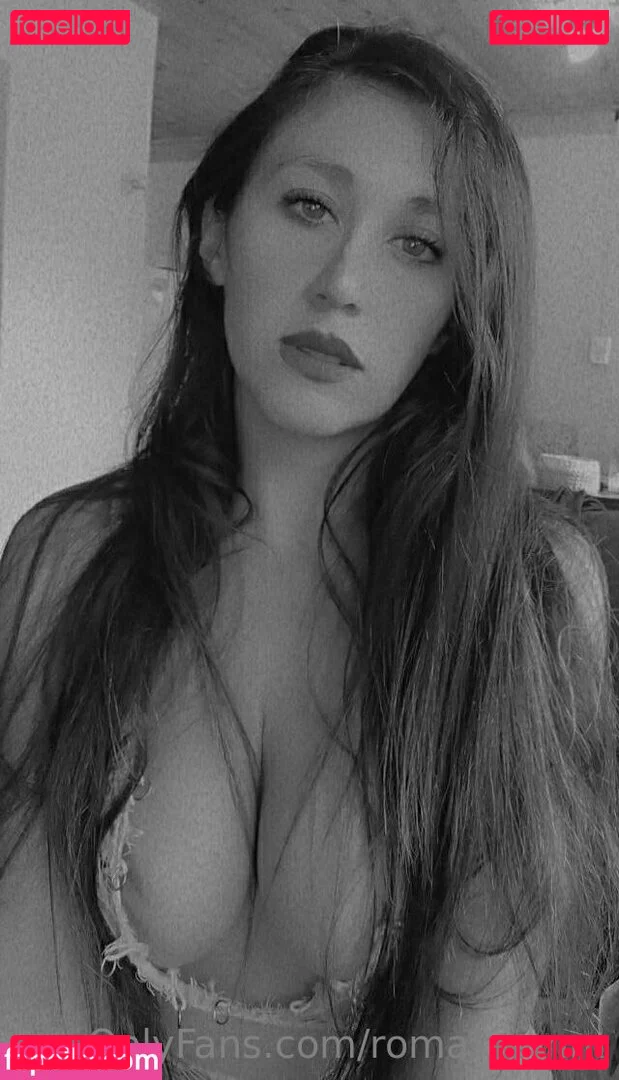 romakromm Onlyfans Photo Gallery 