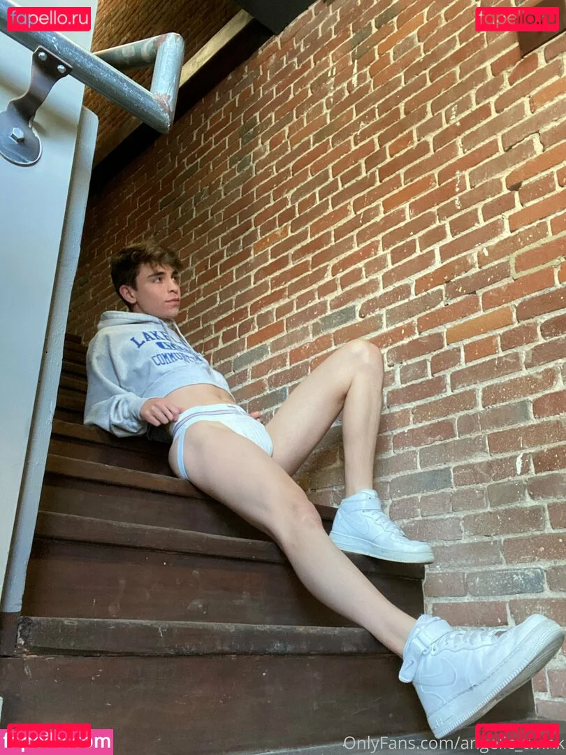 mxchcuevas Onlyfans Photo Gallery 