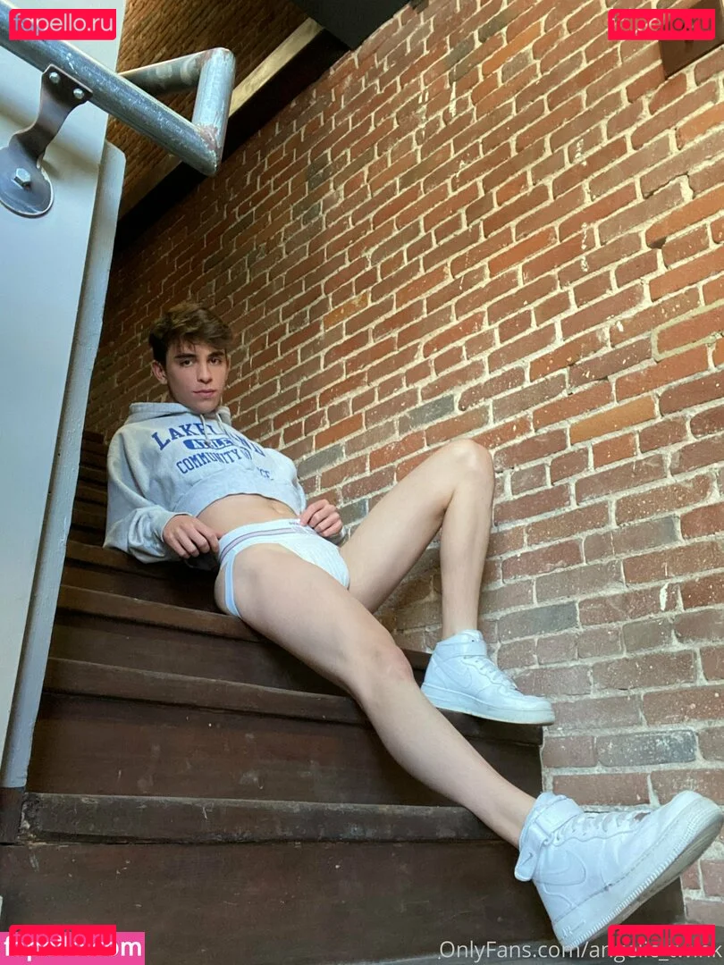 mxchcuevas Onlyfans Photo Gallery 