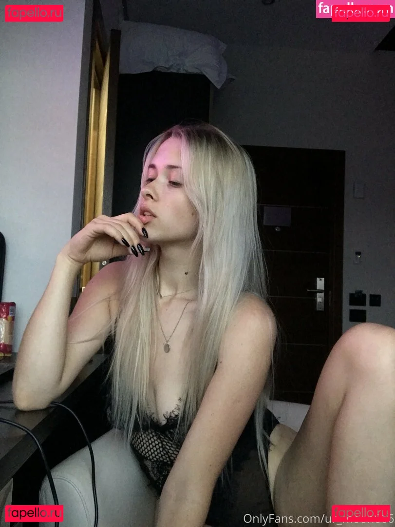 ur_moon666 Onlyfans Photo Gallery 