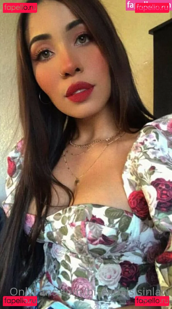 isisbisexual Onlyfans Photo Gallery 