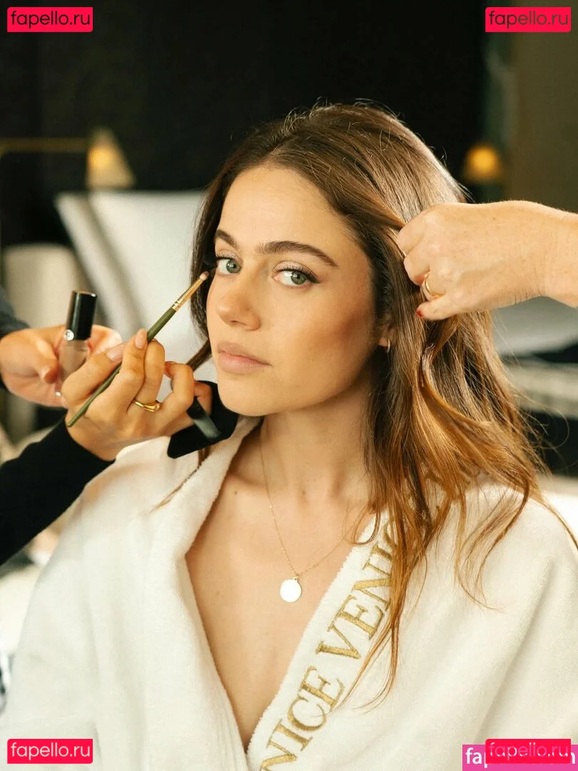 Molly Gordon Onlyfans Photo Gallery 