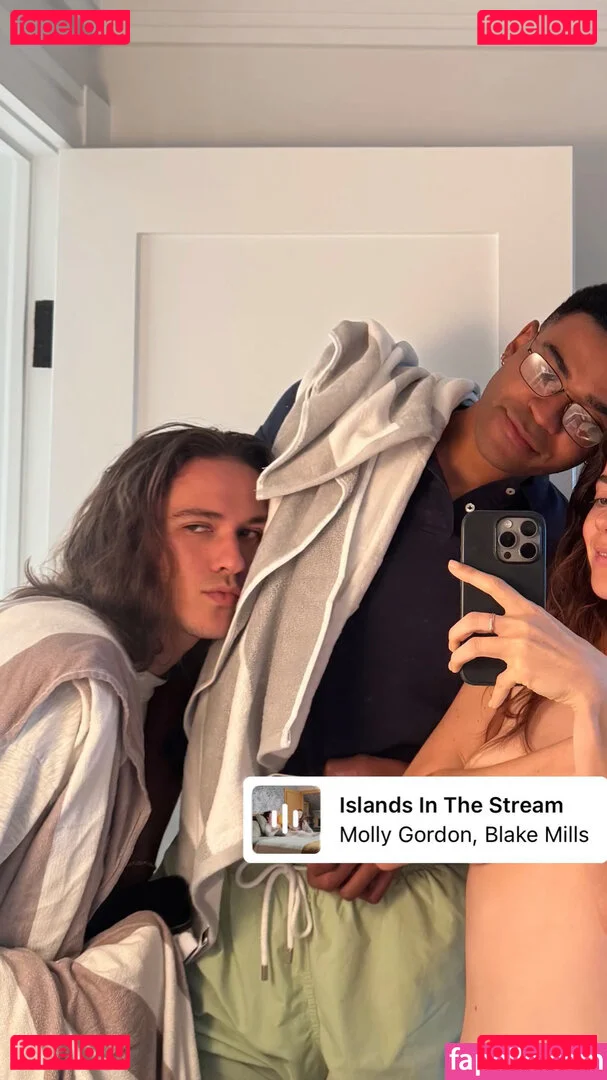 Molly Gordon Onlyfans Photo Gallery 