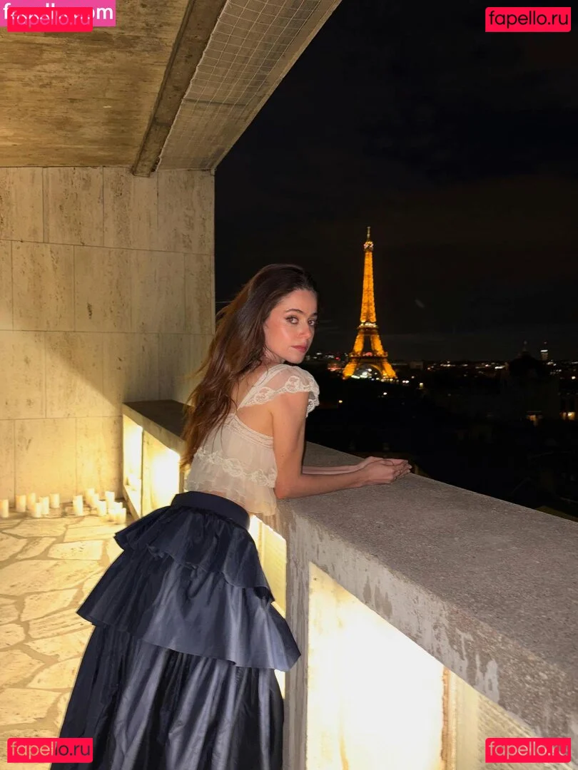 Molly Gordon Onlyfans Photo Gallery 