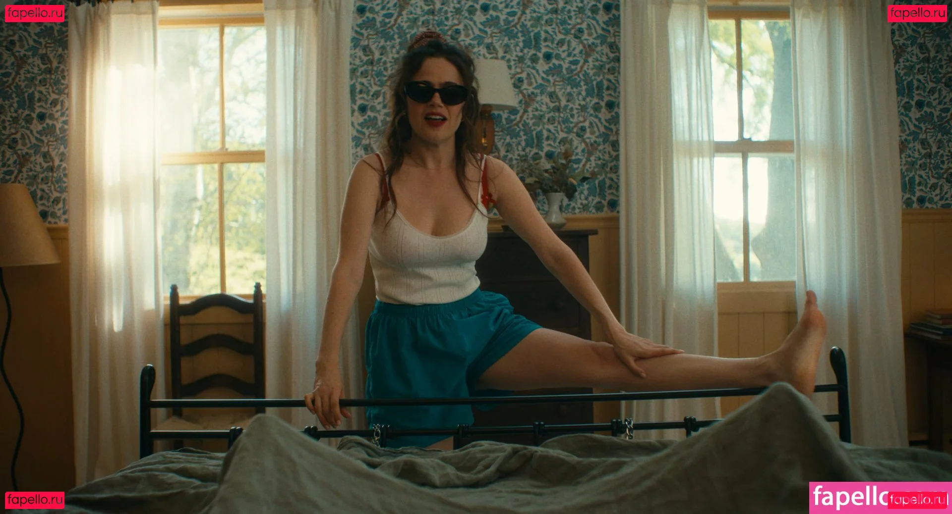 Molly Gordon Onlyfans Photo Gallery 