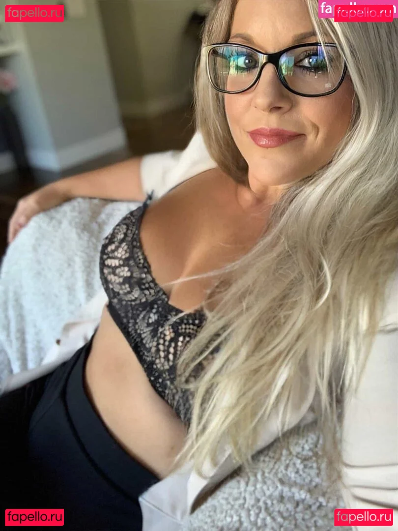 Vesper Violet Onlyfans Photo Gallery 