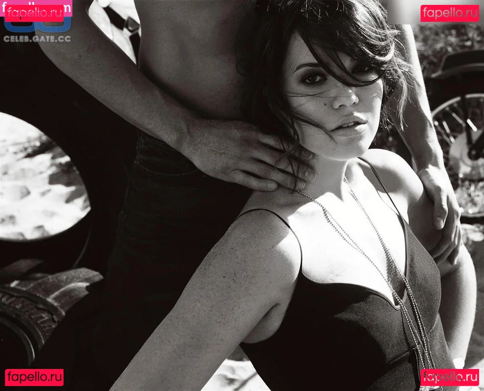 Mandy Moore Onlyfans Photo Gallery 