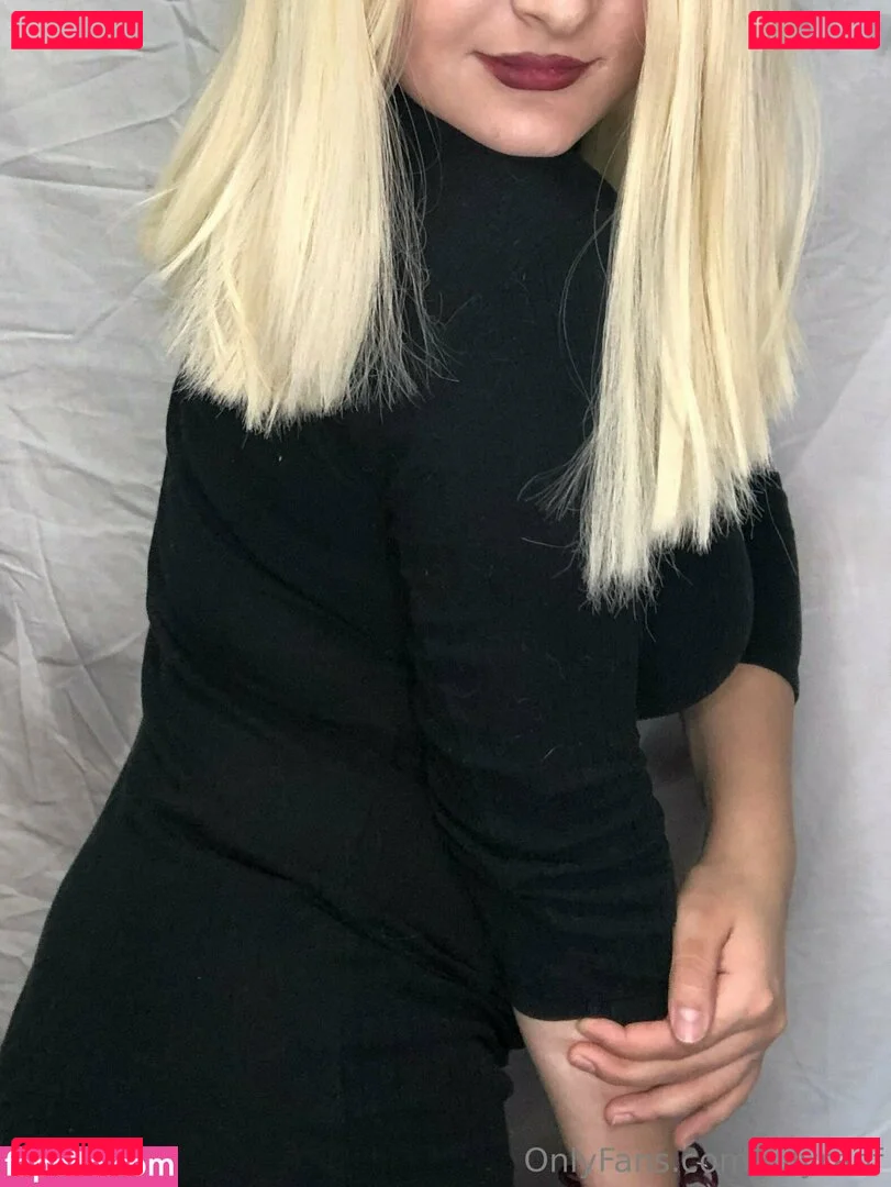 julyranf Onlyfans Photo Gallery 