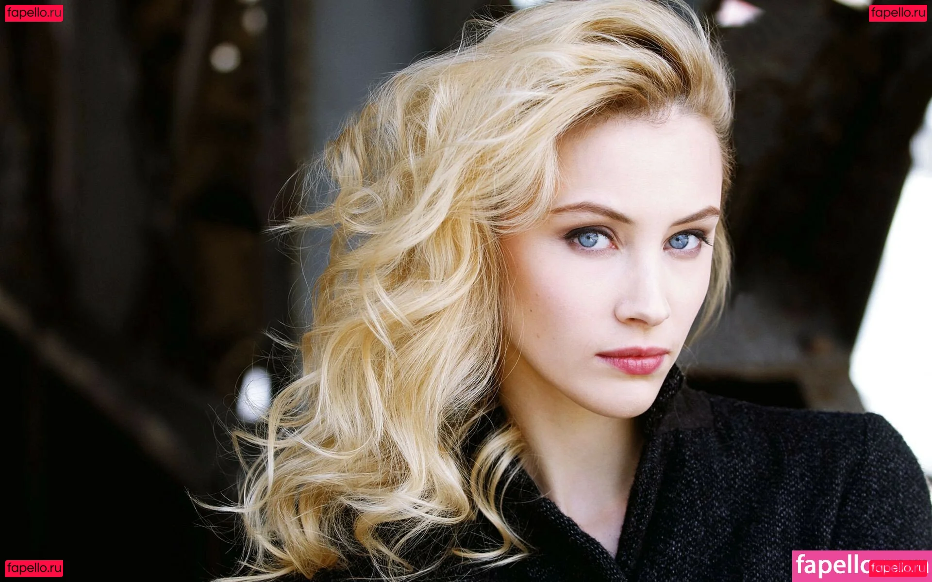 Sarah Gadon Onlyfans Photo Gallery 