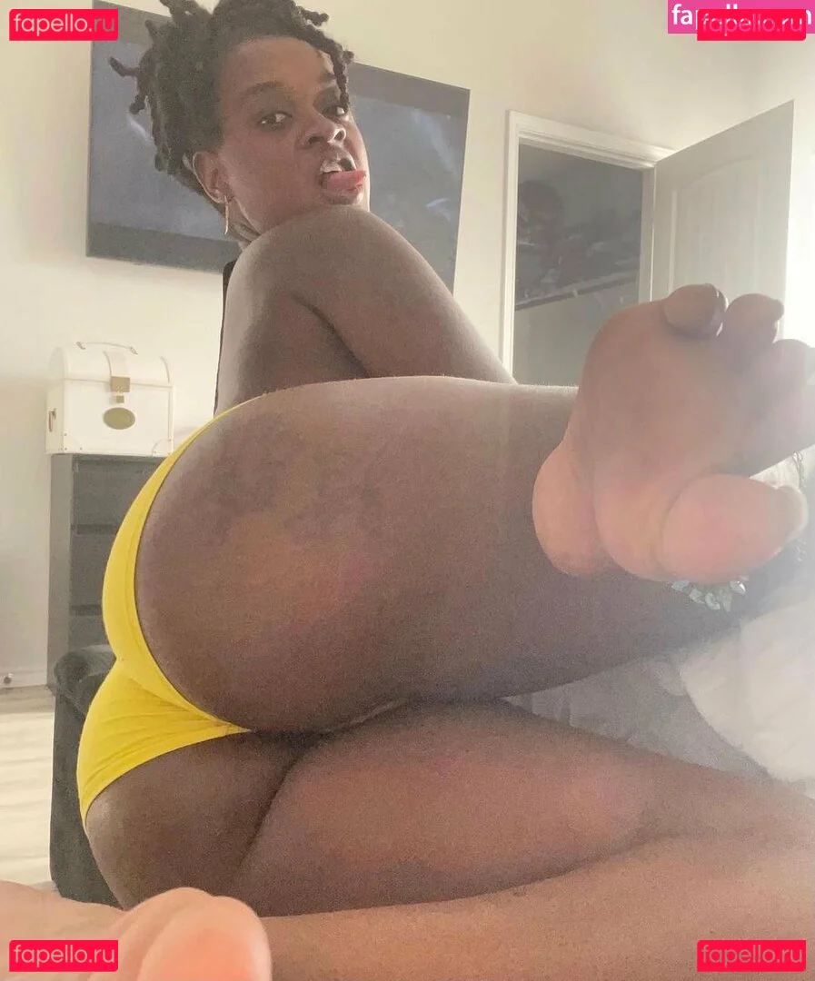 lili.torn Onlyfans Photo Gallery 