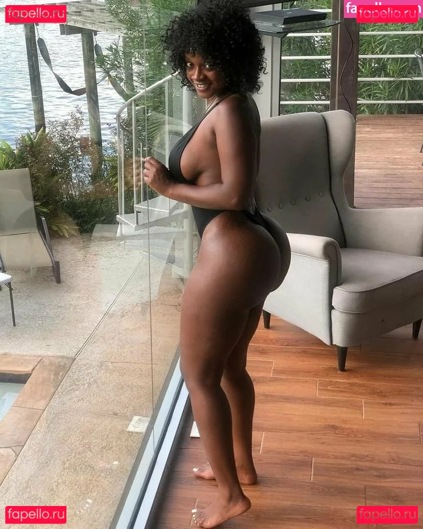 lili.torn Onlyfans Photo Gallery 