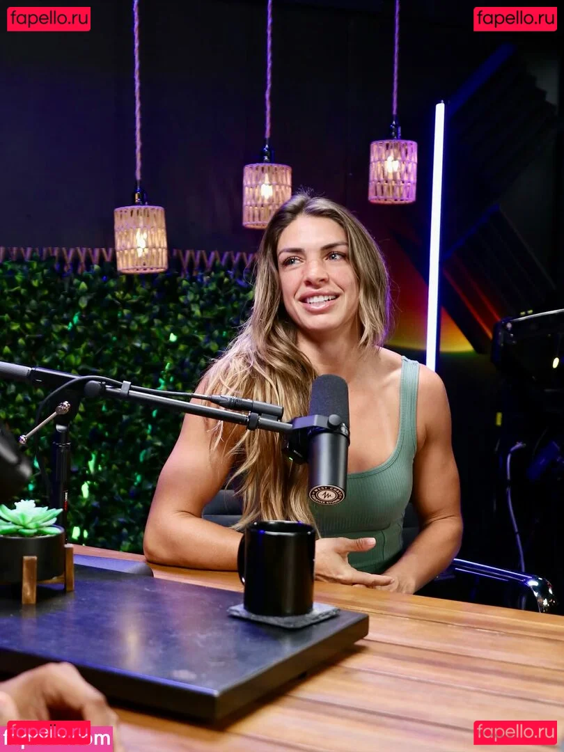 MacKenzie Dern Onlyfans Photo Gallery 