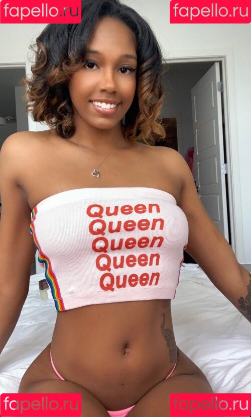 Lacey Laid Onlyfans Photo Gallery 