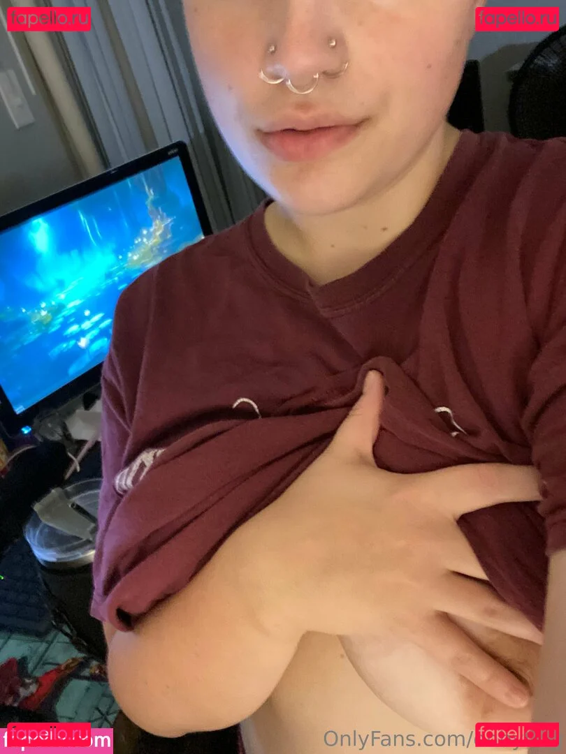 enbybug Onlyfans Photo Gallery 