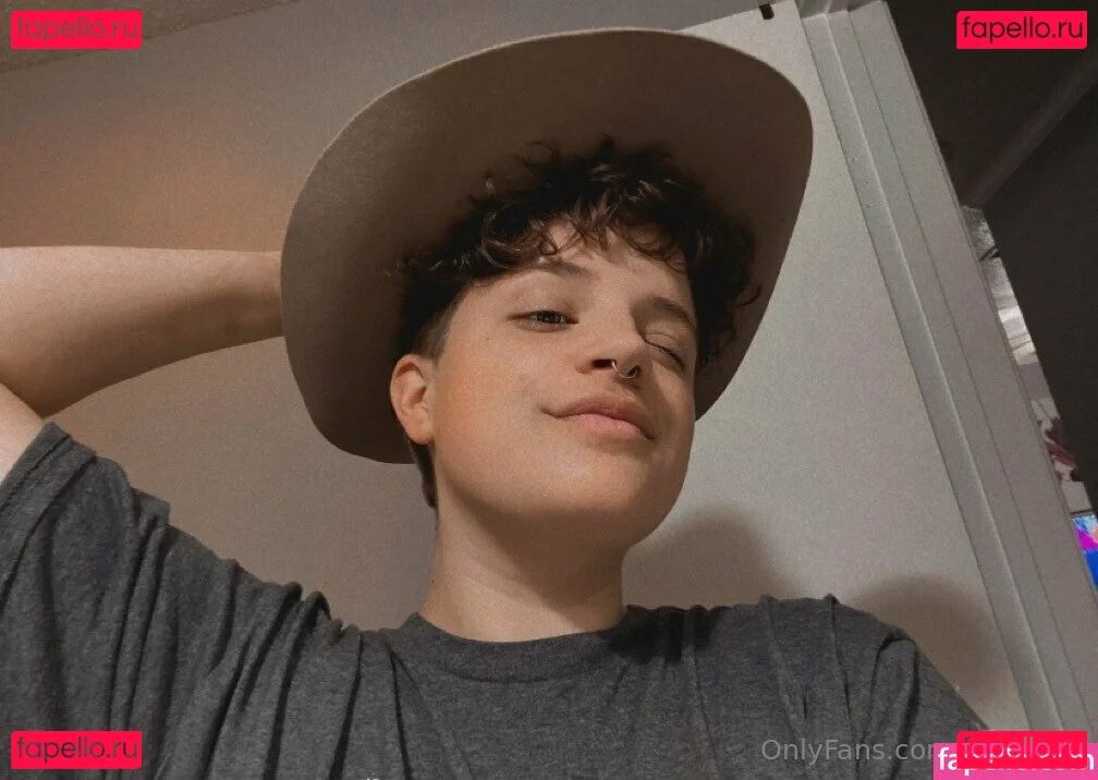 enbybug Onlyfans Photo Gallery 