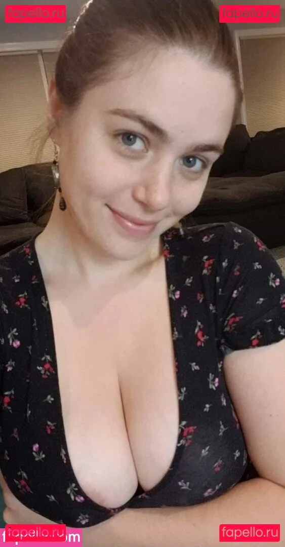 AwesomeKate Onlyfans Photo Gallery 