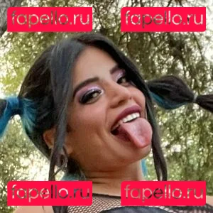 freesararetali Onlyfans Photo Gallery 