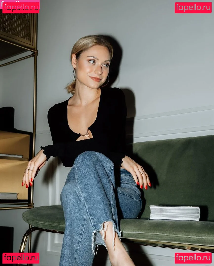 Alina Khani Onlyfans Photo Gallery 