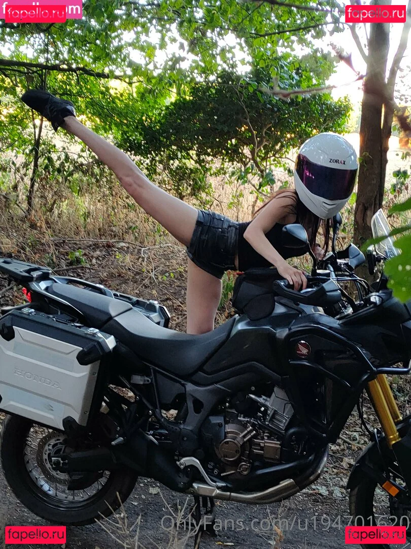 bloom666 Onlyfans Photo Gallery 