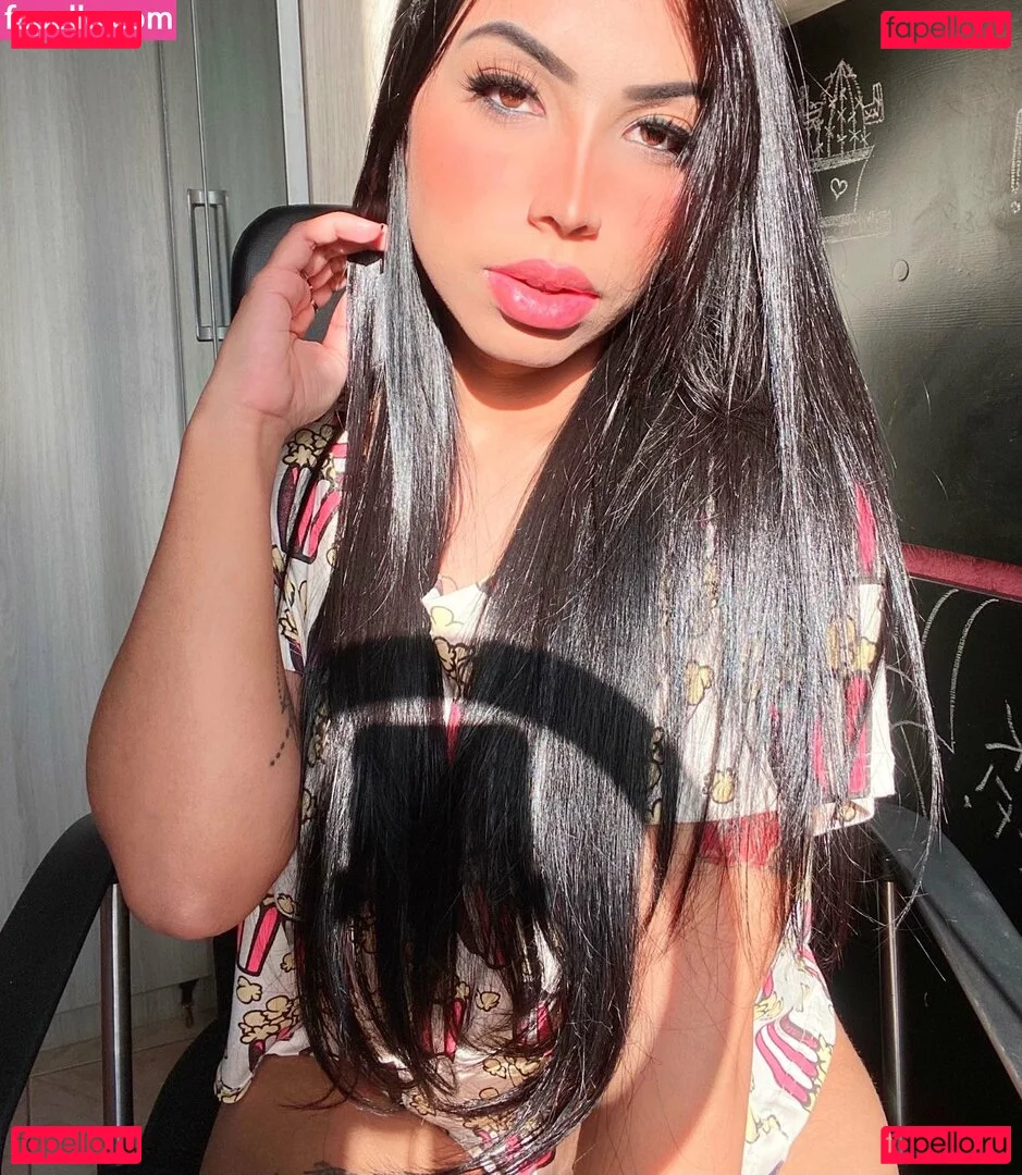 Thay Salles Onlyfans Photo Gallery 