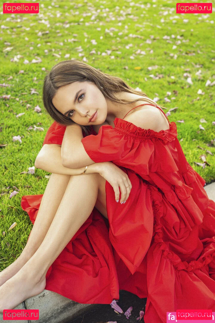 Bailee Madison Onlyfans Photo Gallery 