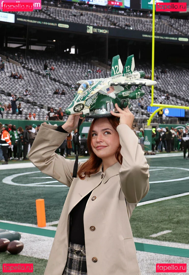 Bailee Madison Onlyfans Photo Gallery 